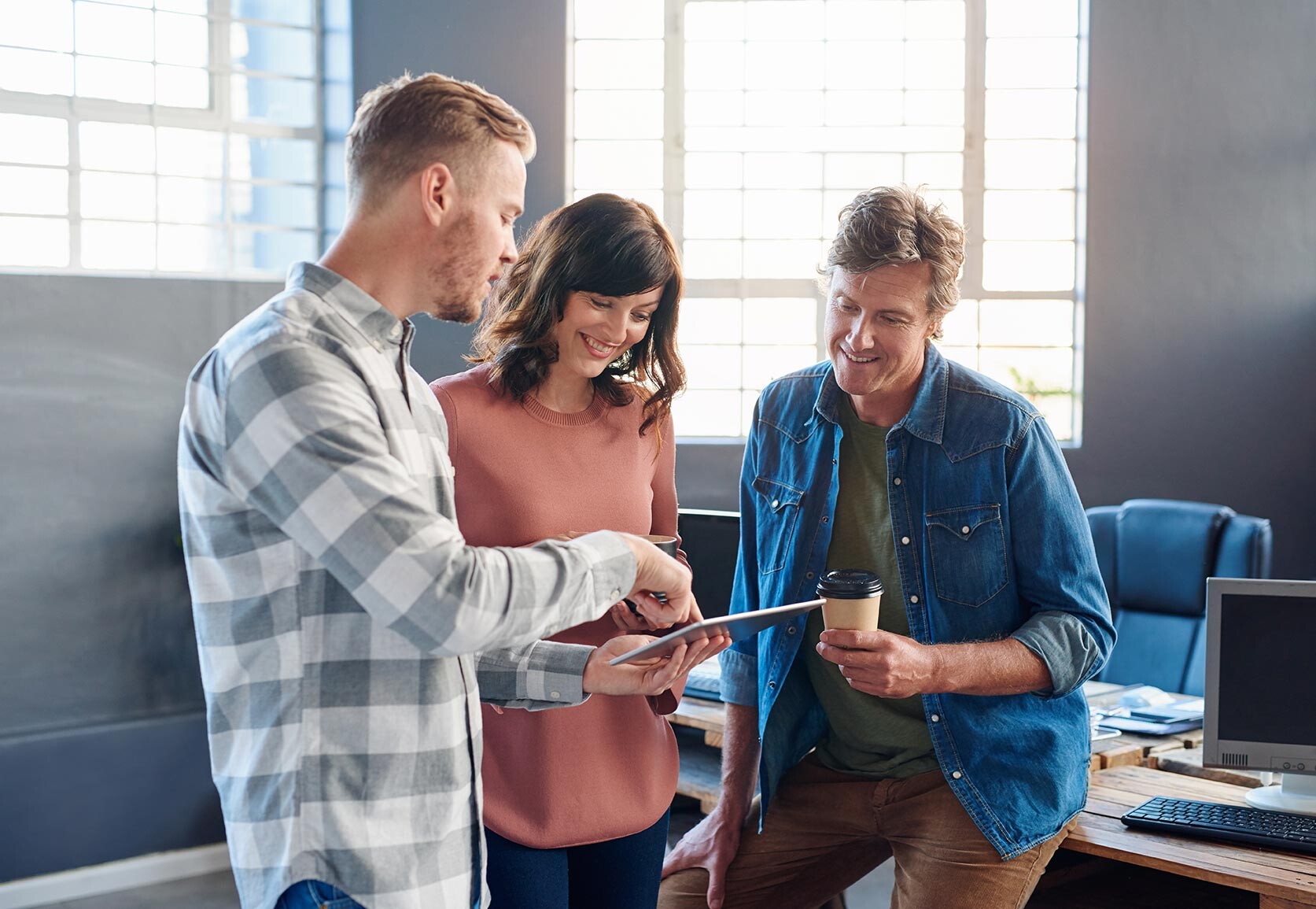 Service-consultant-working-with-customer-business-owner