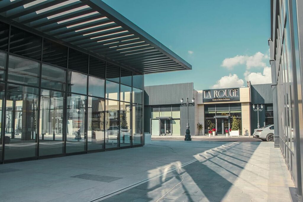 Clean retail walkways