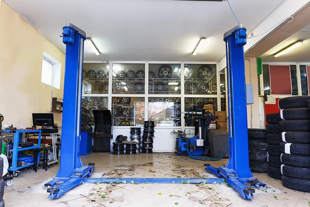 Auto shop lift